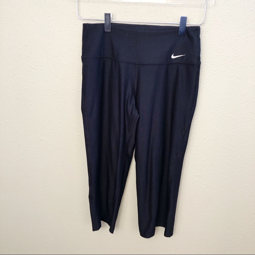 Nike Dri-Fit Black Capris Sz S